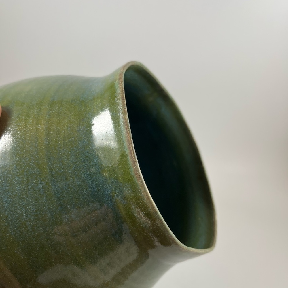 Artist Studio Pottery signed Barnett Green Hand Thrown Vintage Vase - Picture 7 of 8